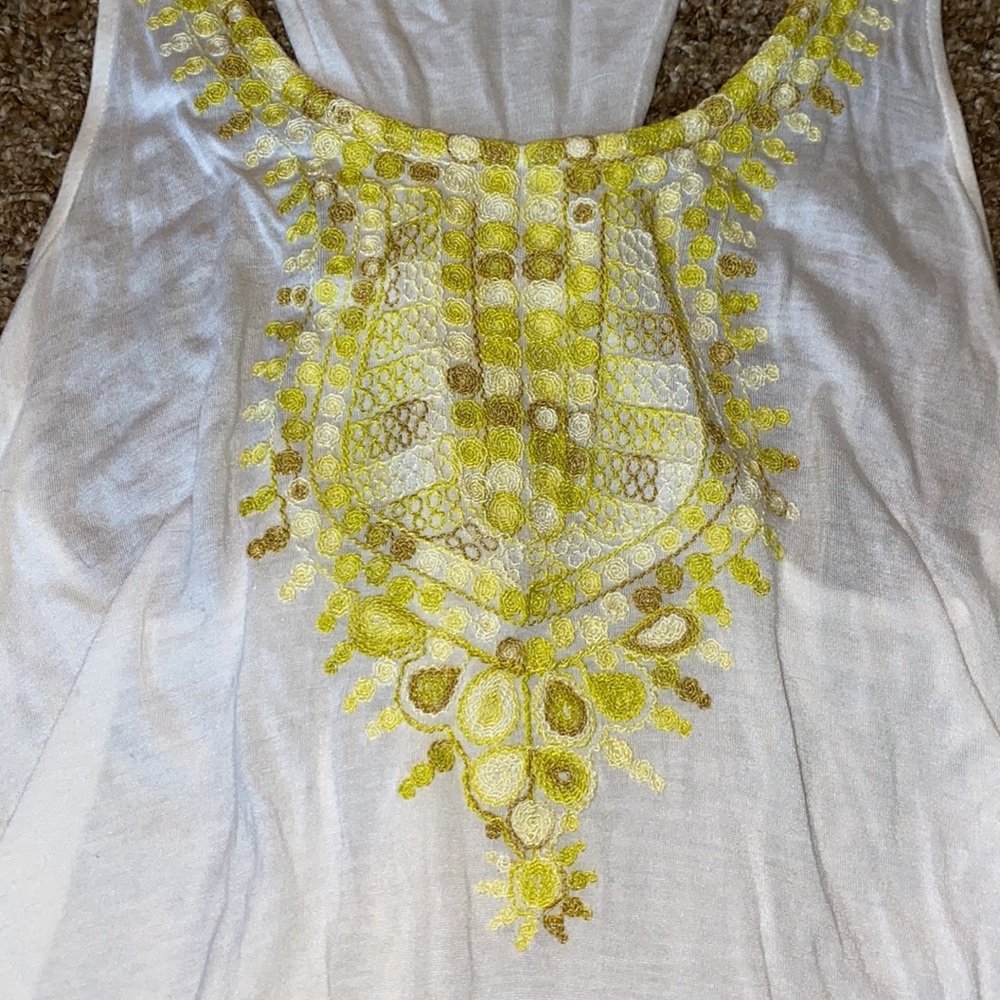 White tank - Picture 3 of 3